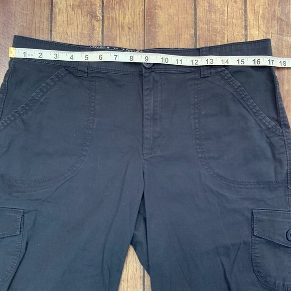 Gloria Vanderbilt Navy Capri - Picture 2 of 6